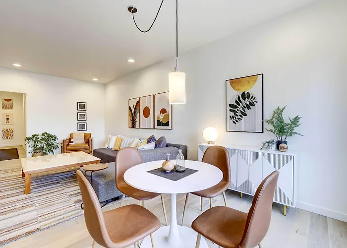 Beautiful Townhome - Steps To Downtown Boise!